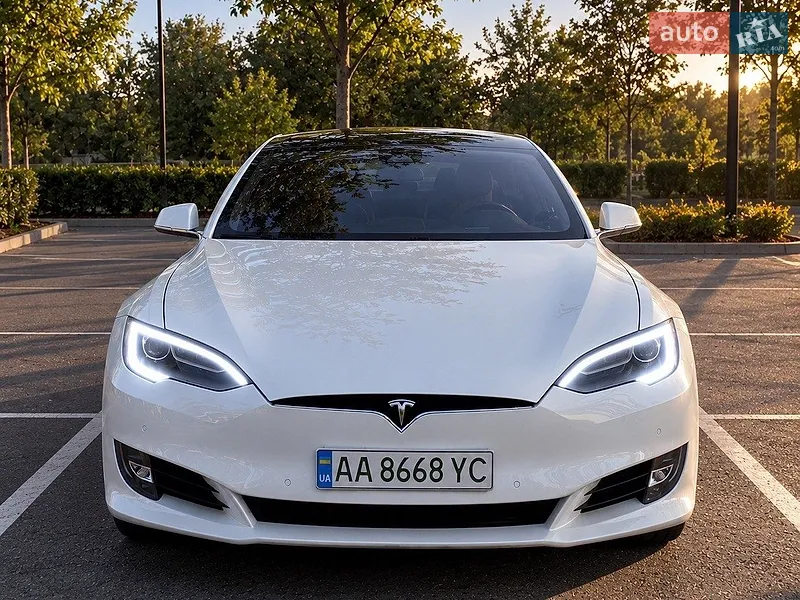 Tesla Model S 2018