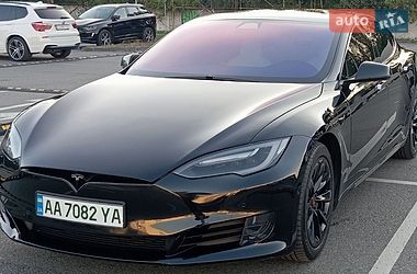 Лифтбек Tesla Model S 2017 в Киеве
