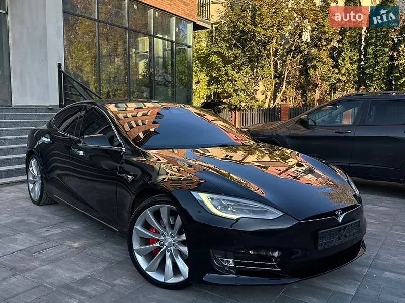 Tesla Model S 2018