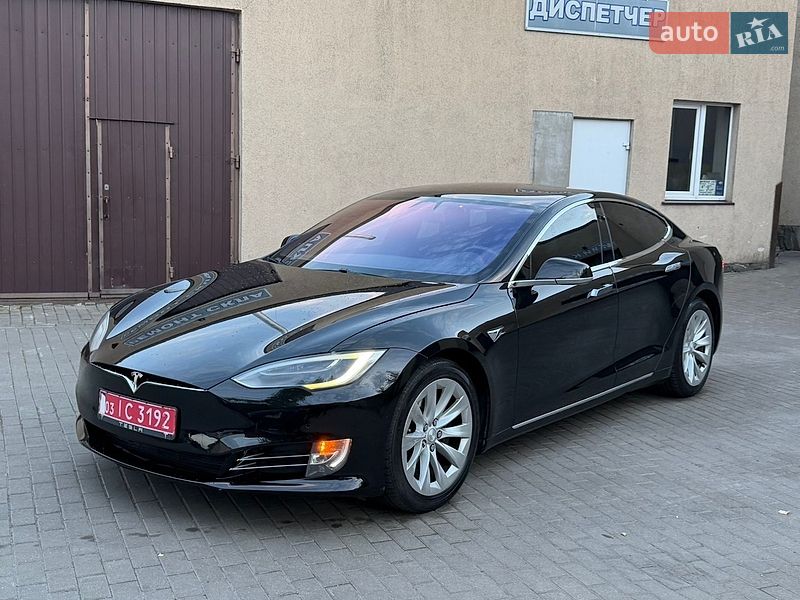 Лифтбек Tesla Model S 2017 в Владимире
