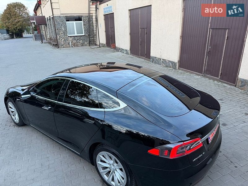 Лифтбек Tesla Model S 2017 в Владимире