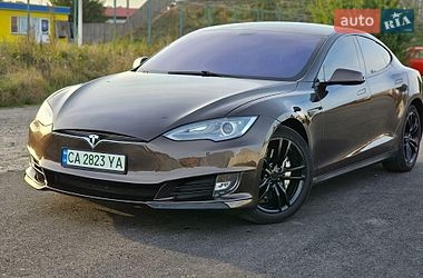 Ліфтбек Tesla Model S 2013 в Черкасах