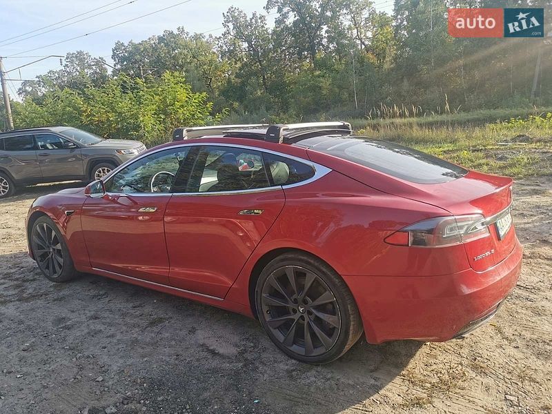 Ліфтбек Tesla Model S 2018 в Ірпені