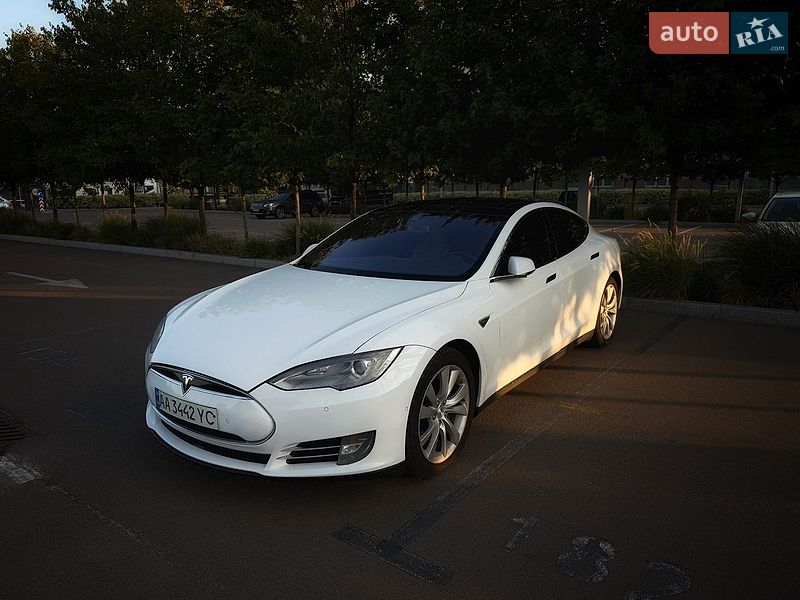 Tesla Model S 2015 Tesla Model S 2015
