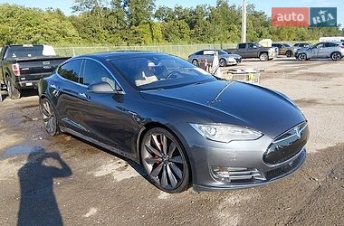 Лифтбек Tesla Model S 2015 в Тернополе