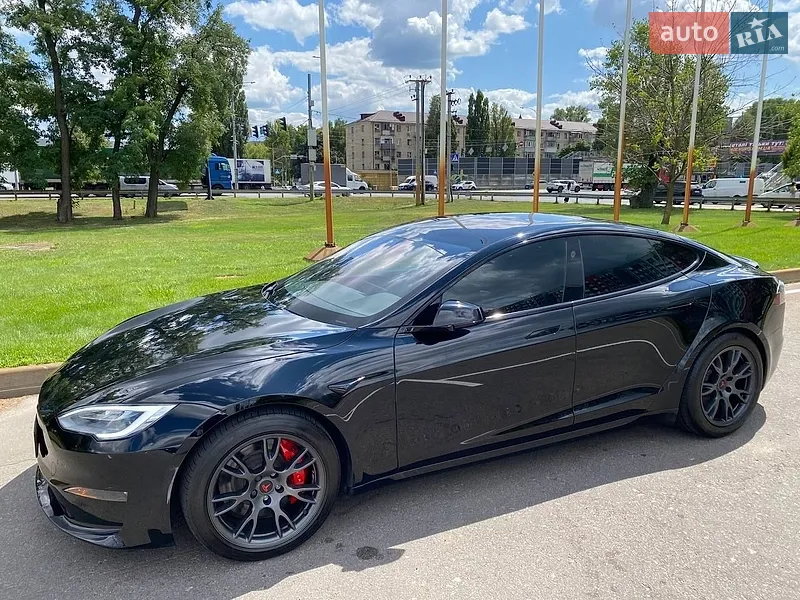 Tesla Model S 2021