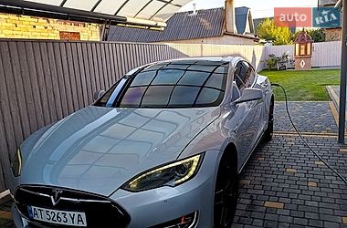 Лифтбек Tesla Model S 2014 в Коломые