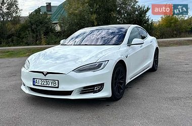 Лифтбек Tesla Model S 2019 в Киеве