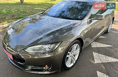 Лифтбек Tesla Model S 2015 в Николаеве