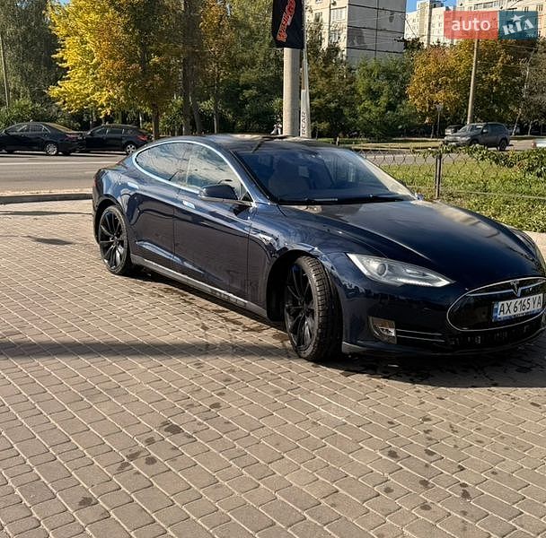 Tesla Model S 2013