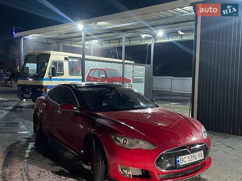 Ліфтбек Tesla Model S 2013 в Перемишлянах