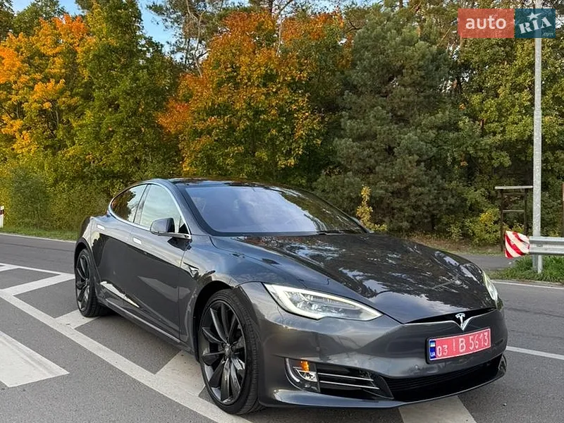 Tesla Model S 2018