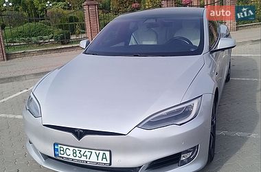Лифтбек Tesla Model S 2017 в Сарнах