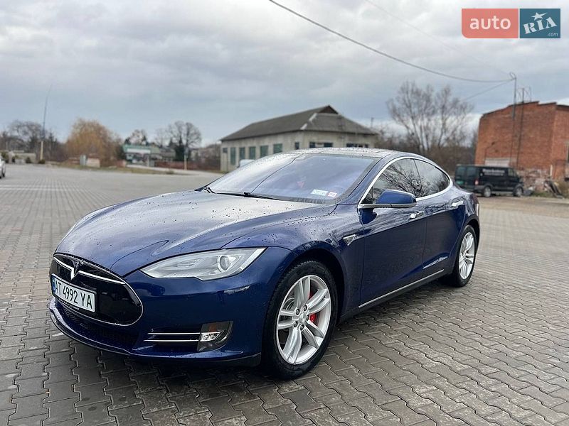 Ліфтбек Tesla Model S 2015 в Львові фото Ліфтбек Tesla Model S 2015 в Львові