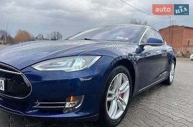 Ліфтбек Tesla Model S 2015 в Львові фото 3 Ліфтбек Tesla Model S 2015 в Львові