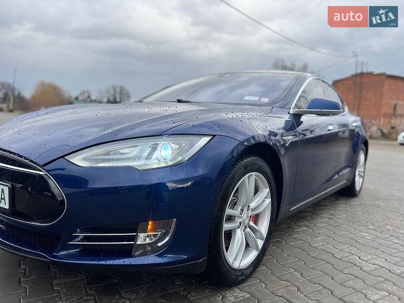 Ліфтбек Tesla Model S 2015 в Львові фото 3 Ліфтбек Tesla Model S 2015 в Львові
