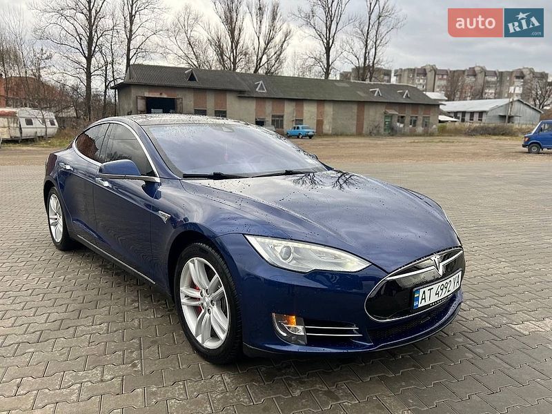Ліфтбек Tesla Model S 2015 в Львові фото 6 Ліфтбек Tesla Model S 2015 в Львові