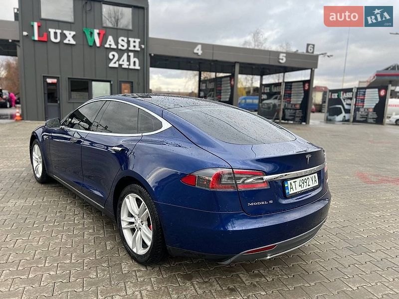 Ліфтбек Tesla Model S 2015 в Львові фото 10 Ліфтбек Tesla Model S 2015 в Львові