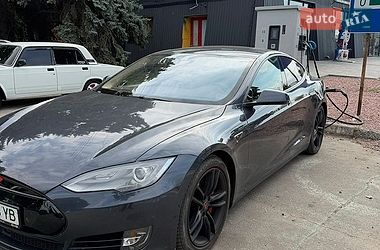 Ліфтбек Tesla Model S 2015 в Одесі