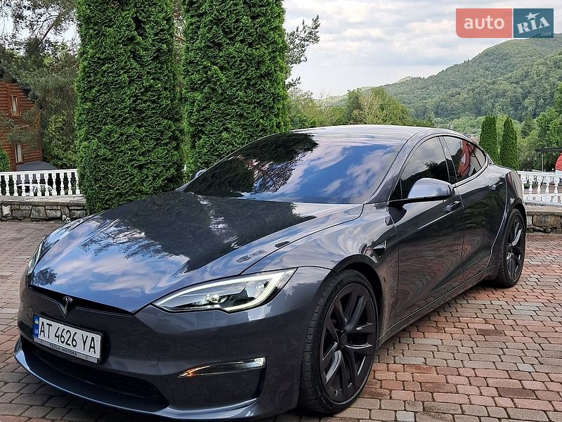 Лифтбек Tesla Model S 2021 в Коломые