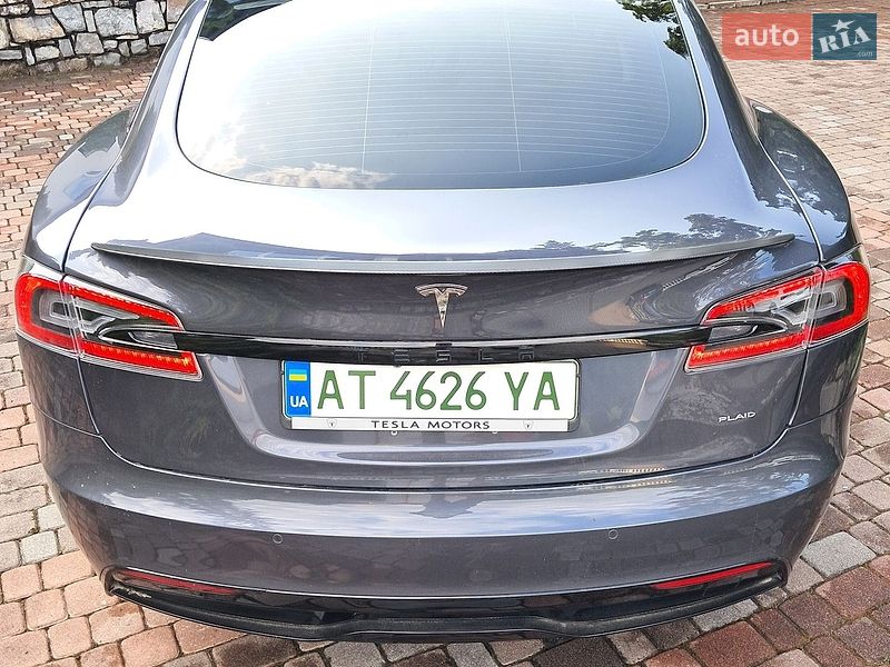 Лифтбек Tesla Model S 2021 в Коломые