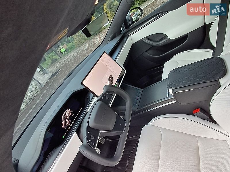 Лифтбек Tesla Model S 2021 в Коломые