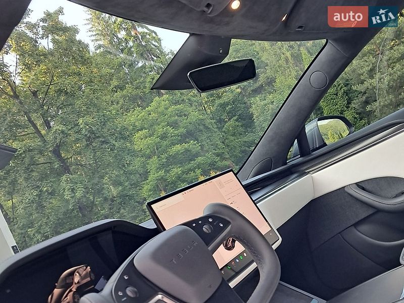 Лифтбек Tesla Model S 2021 в Коломые
