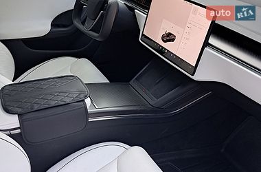 Лифтбек Tesla Model S 2021 в Коломые