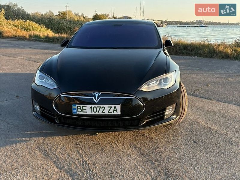 Лифтбек Tesla Model S 2014 в Николаеве
