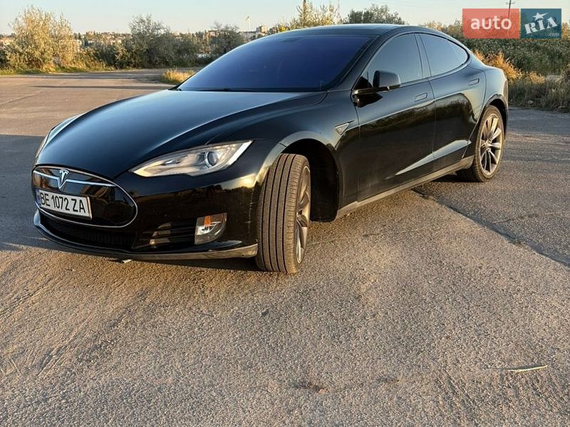 Лифтбек Tesla Model S 2014 в Николаеве
