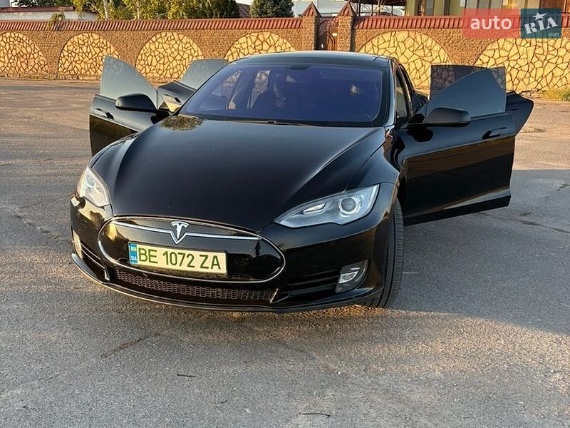Лифтбек Tesla Model S 2014 в Николаеве