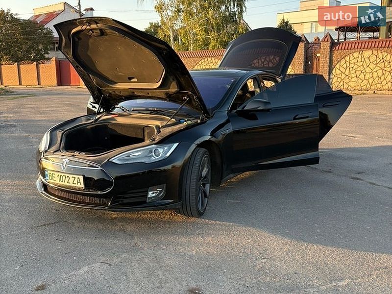 Лифтбек Tesla Model S 2014 в Николаеве