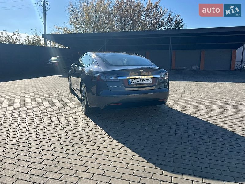 Ліфтбек Tesla Model S 2018 в Луцьку