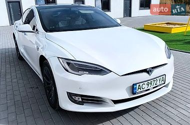 Ліфтбек Tesla Model S 2017 в Луцьку