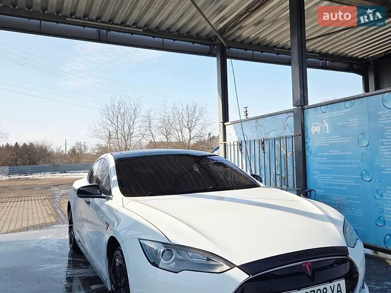 Tesla Model S