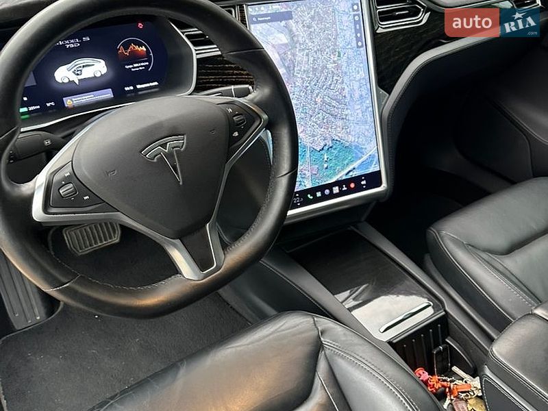 Лифтбек Tesla Model S 2016 в Кропивницком