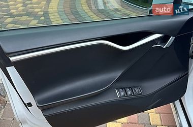 Лифтбек Tesla Model S 2016 в Кропивницком