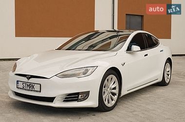 Лифтбек Tesla Model S 2016 в Коломые