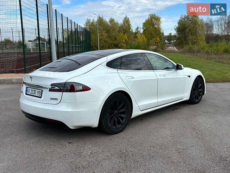 Ліфтбек Tesla Model S 2019 в Києві