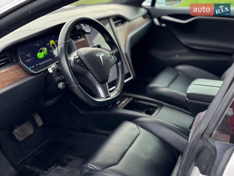 Ліфтбек Tesla Model S 2019 в Києві
