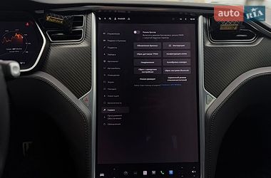 Лифтбек Tesla Model S 2017 в Львове