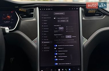 Лифтбек Tesla Model S 2017 в Львове