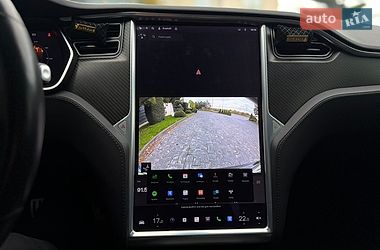 Лифтбек Tesla Model S 2017 в Львове