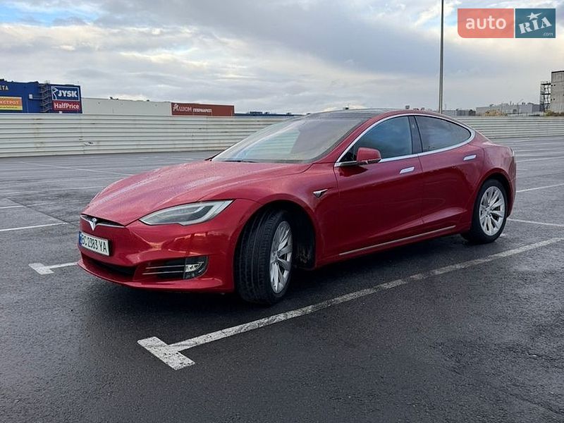 Лифтбек Tesla Model S 2018 в Львове