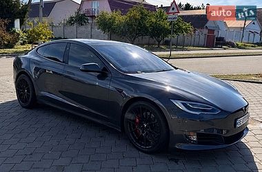 Лифтбек Tesla Model S 2018 в Николаеве