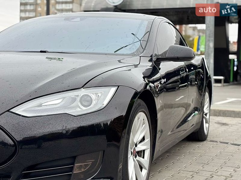 Лифтбек Tesla Model S 2015 в Хмельницком фото 2 Лифтбек Tesla Model S 2015 в Хмельницком