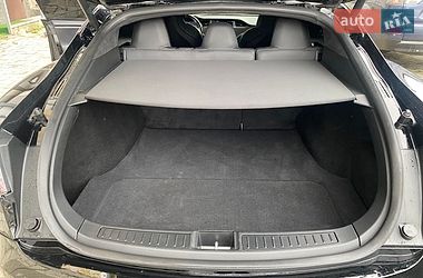 Лифтбек Tesla Model S 2019 в Ивано-Франковске