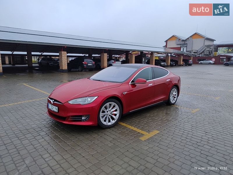 Tesla Model S 2014