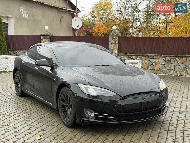 Лифтбек Tesla Model S 2014 в Коломые