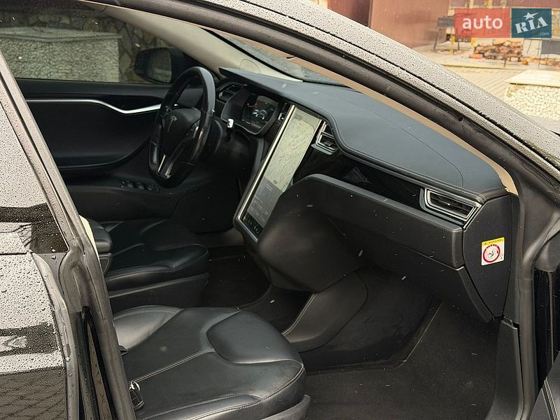 Лифтбек Tesla Model S 2014 в Коломые